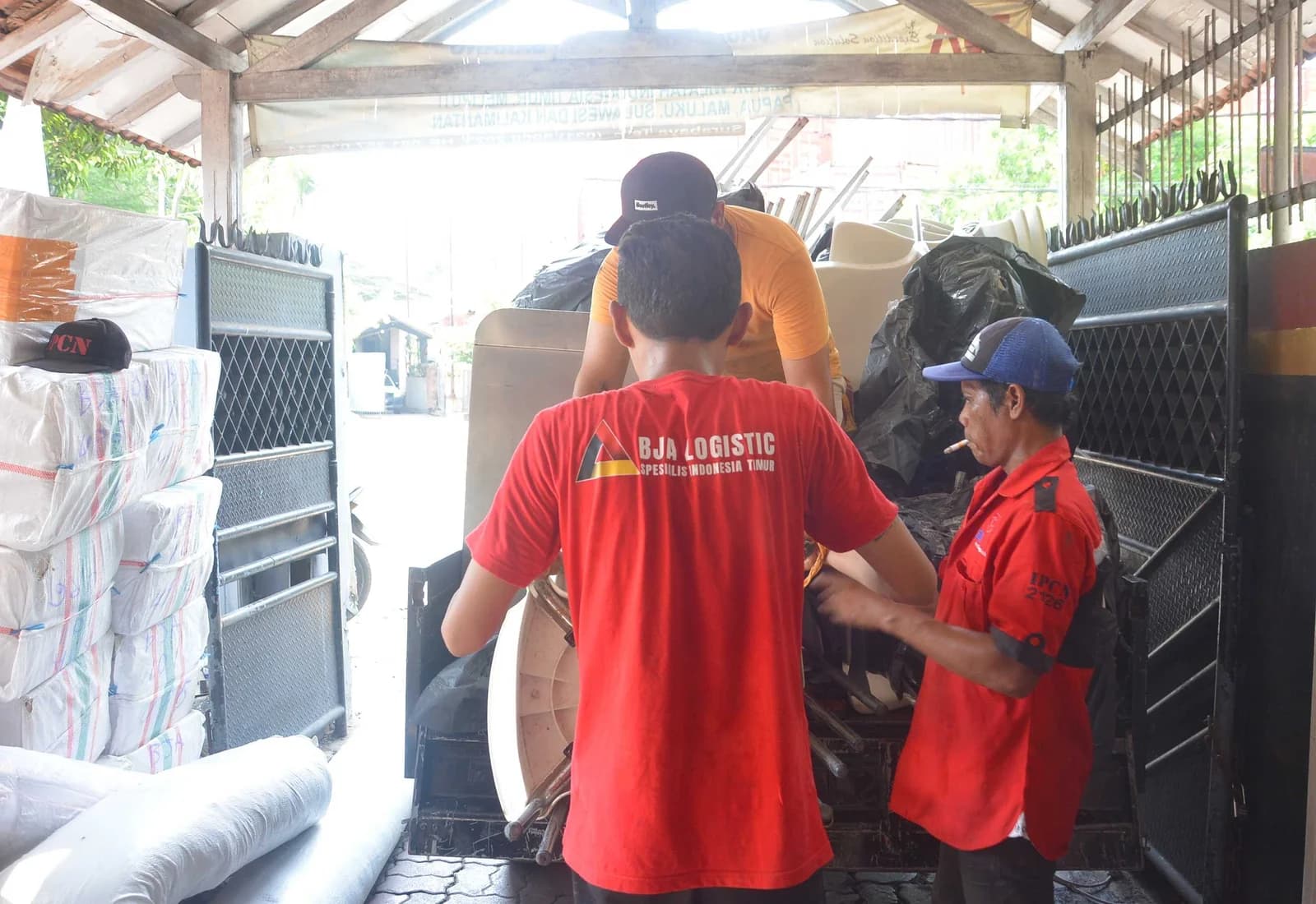 Operasional ekspedisi BJA Logistic