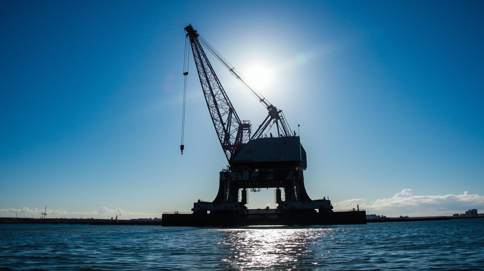 floating crane