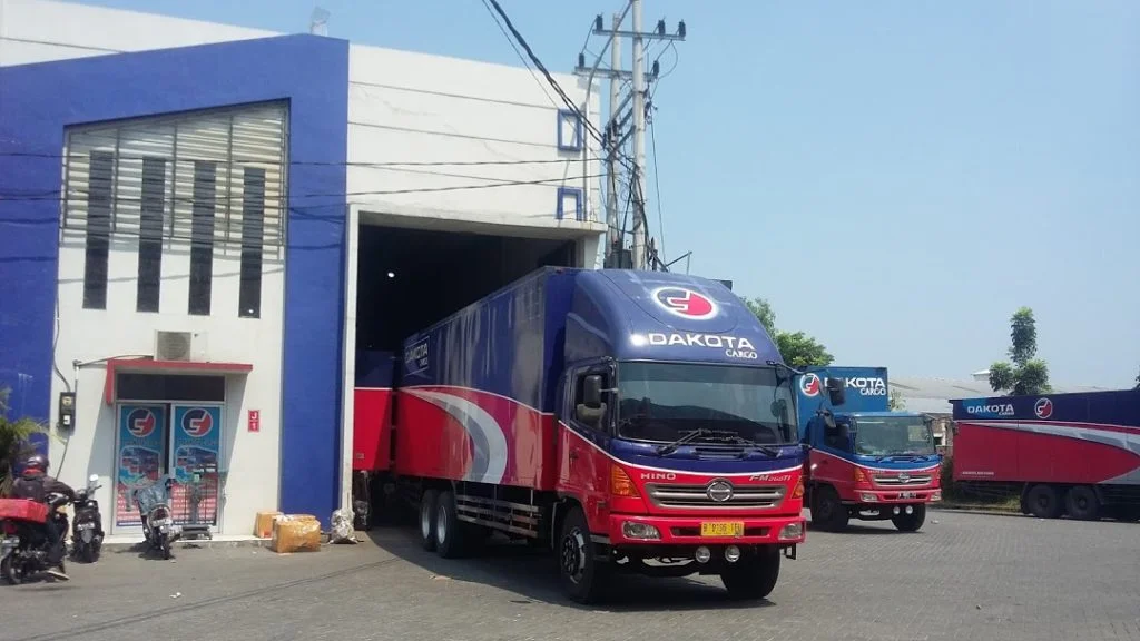 dakot acargo terdekat