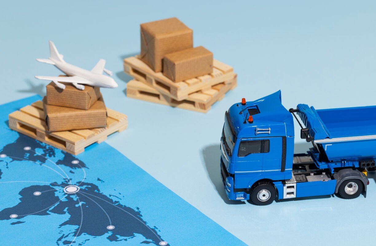 perusahaan logistik