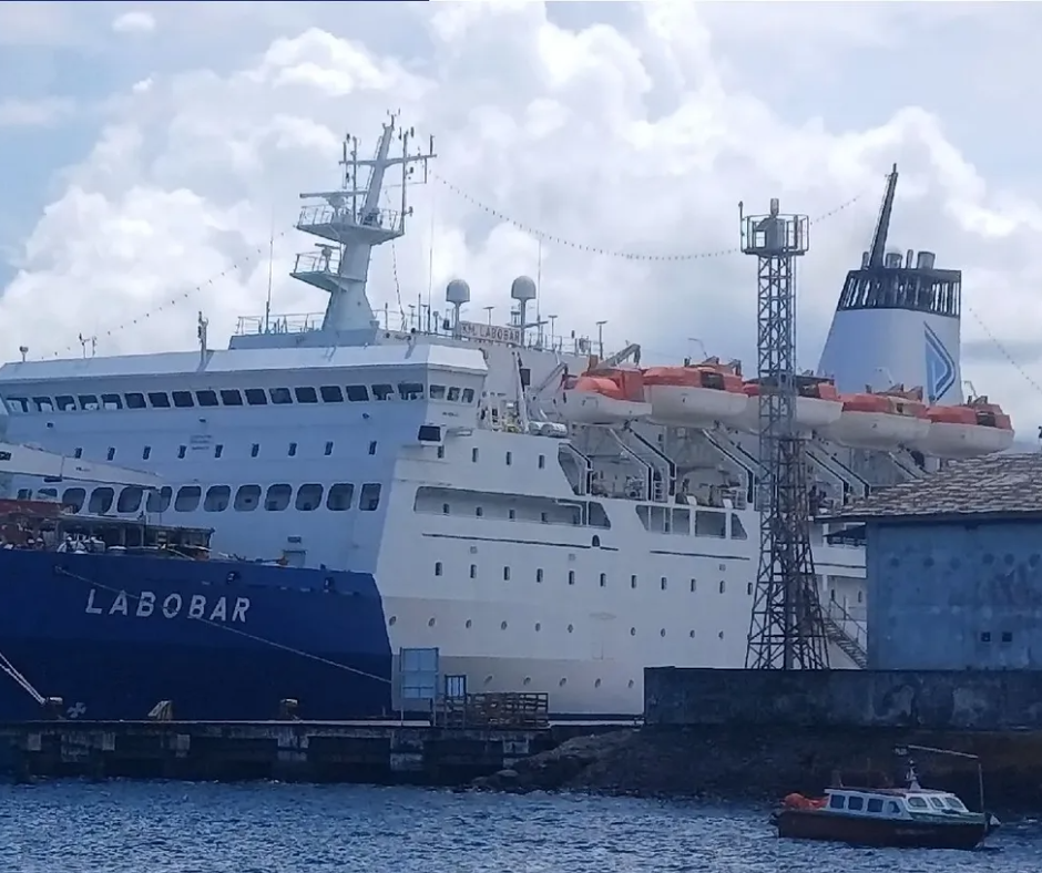 jadwal kapal labobar